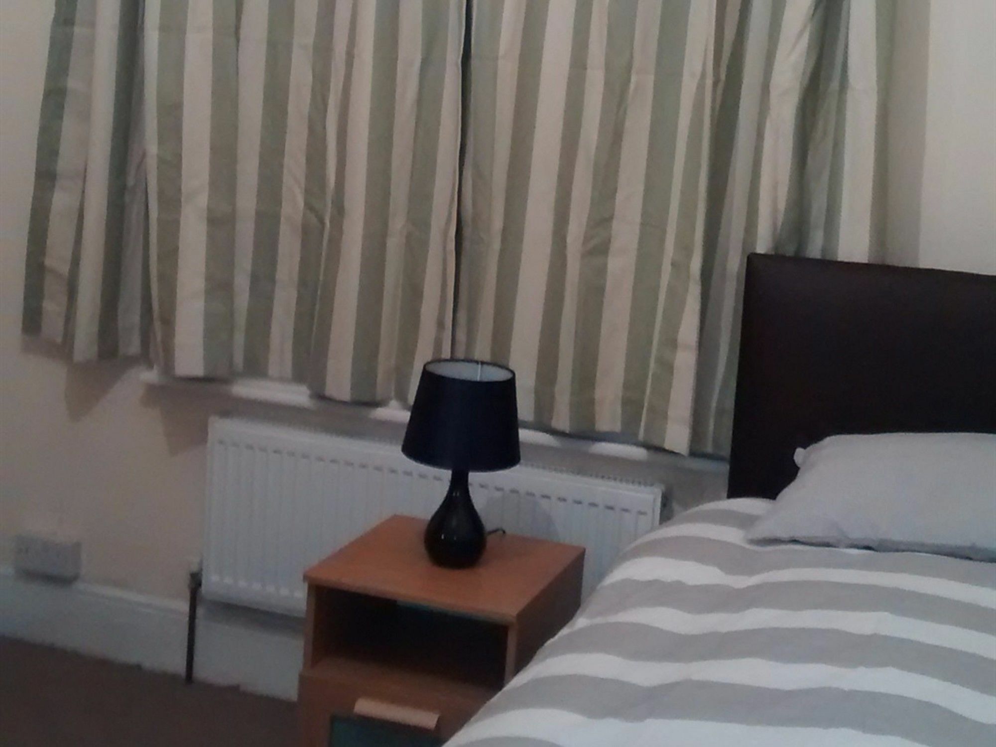 Acton Lodge Guest House Лондон Екстер'єр фото